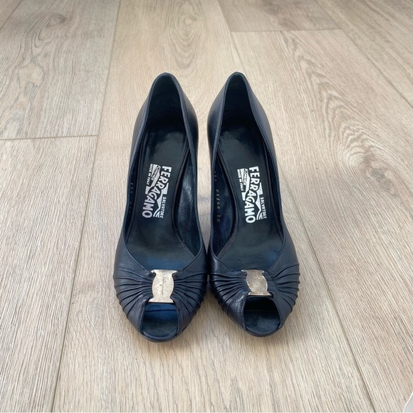 Salvatore Ferragamo Black Leather Peep Toe Slingback Heels Size 7 - Picture 1 of 8
